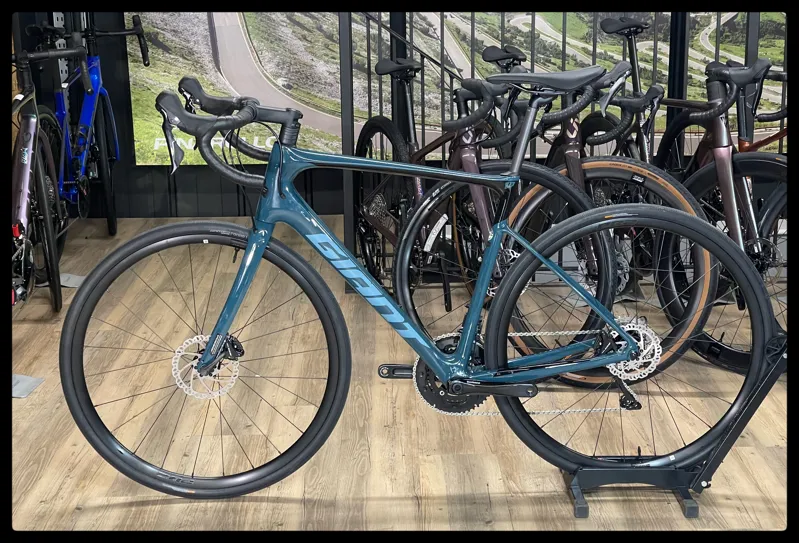 Giant Defy Advanced 2 M-Large Deep Lake 2022-1